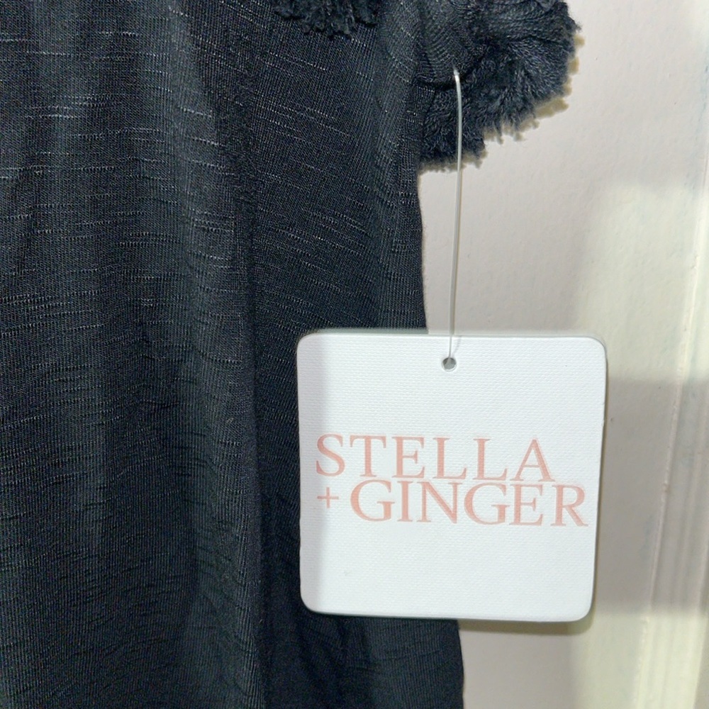 Stella + Ginger Ruffles Top - Picture 5 of 5